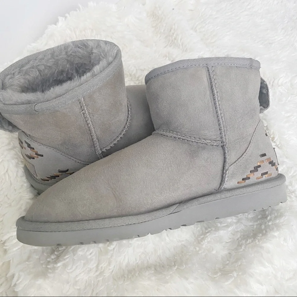 UGG Classic Mini Rustic Weave Boots Ash Gray Suede Sheepskin Size 7